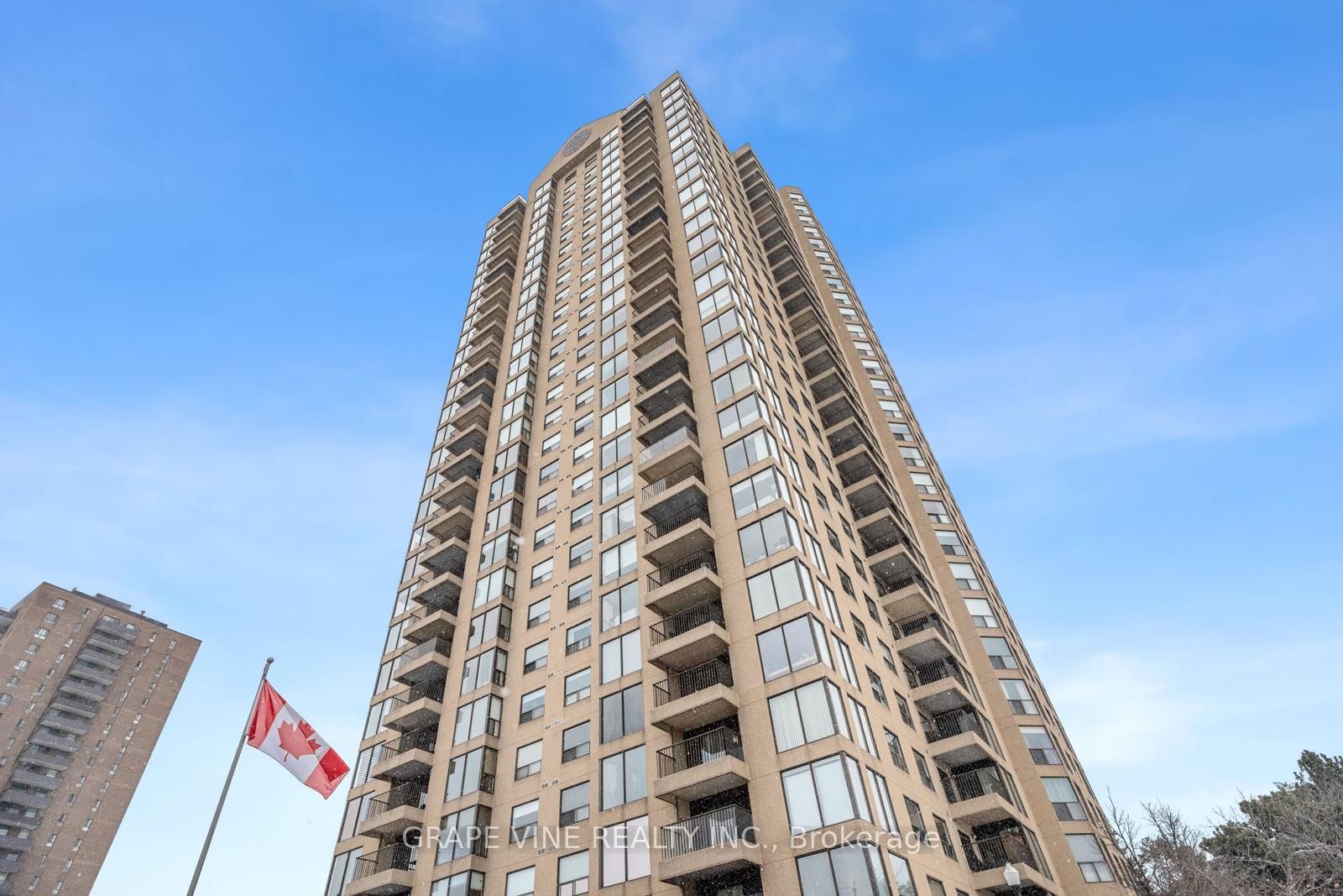 Condo for sale at 206-545 St Laurent Boulevard, Manor Park - Cardinal Glen and Area, 3103 - Viscount Alexander Park, K1K 4H9 - MLS: X11994464