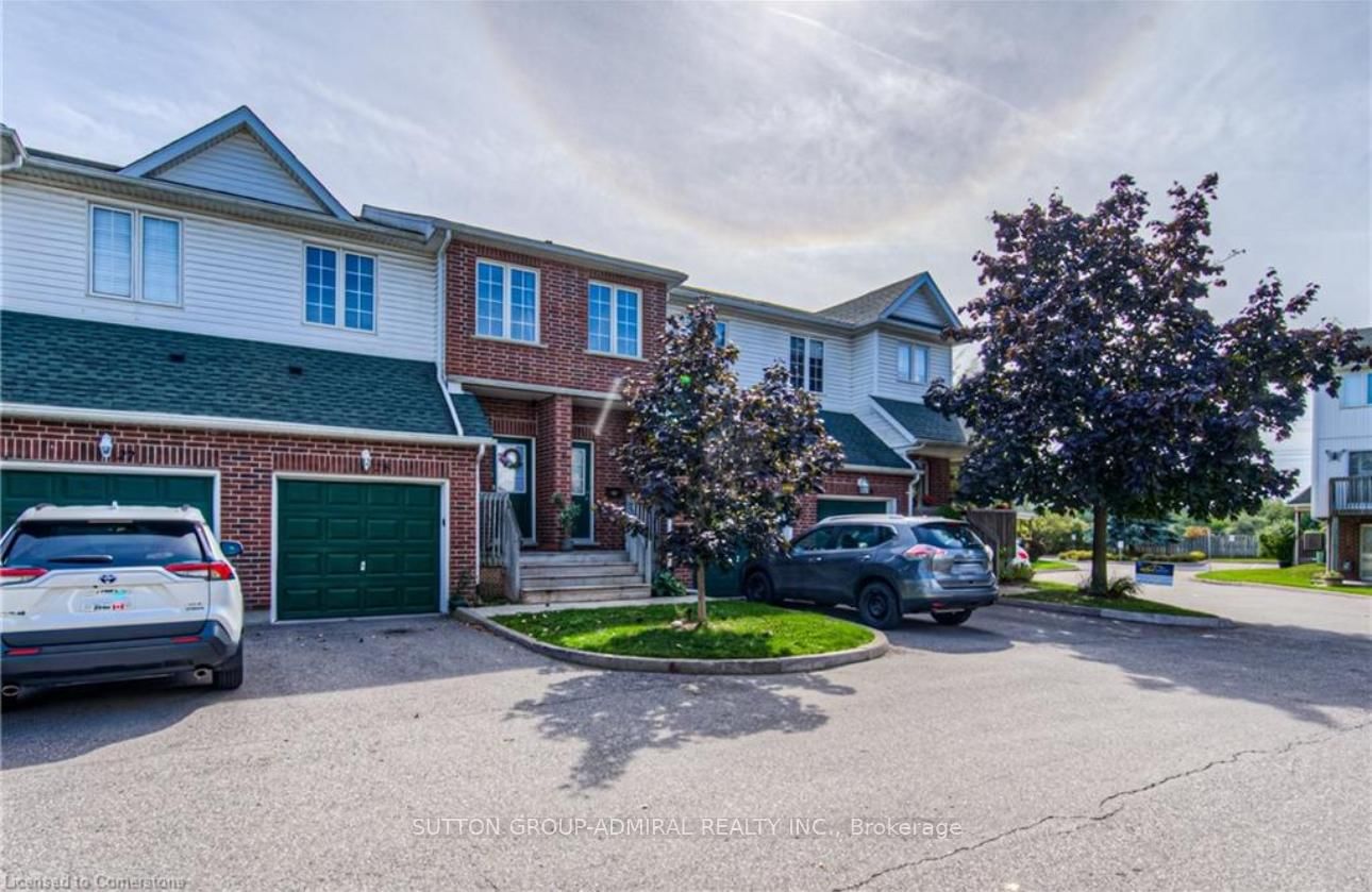 Townhouse for lease at 28-42 Green Valley Drive, Kitchener, N2P 2C3 - MLS: X11994521