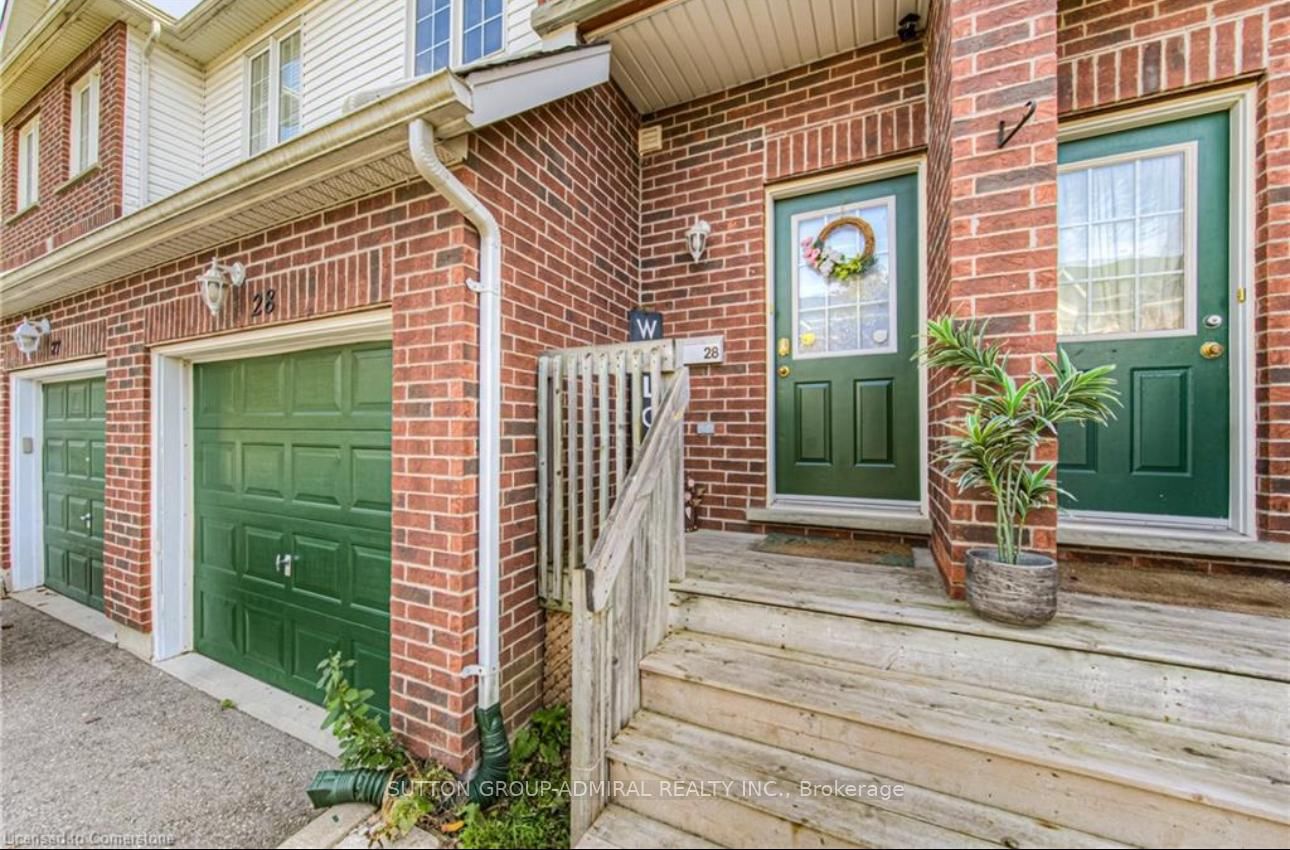 Townhouse for lease at 28-42 Green Valley Drive, Kitchener, N2P 2C3 - MLS: X11994521