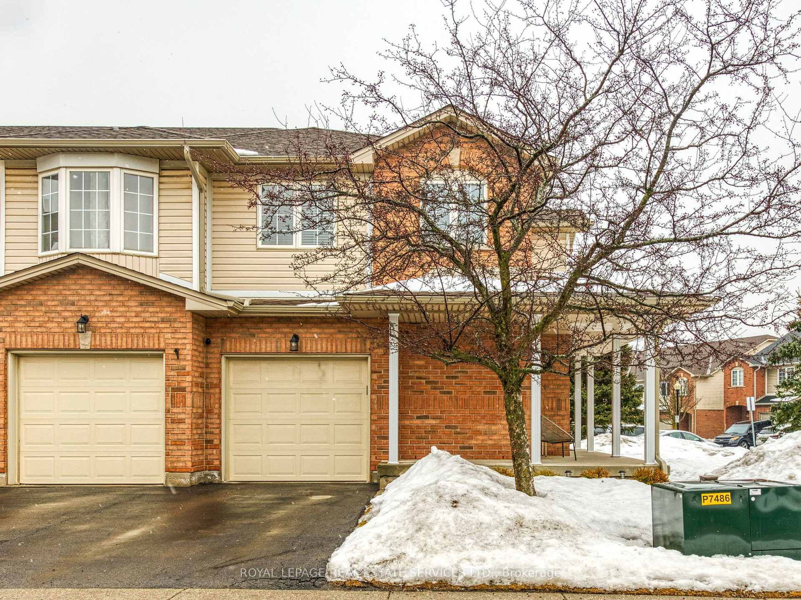 Townhouse for sale at 86-800 Paramount Drive, Hamilton, Stoney Creek Mountain, L8J 3V9 - MLS: X11994560