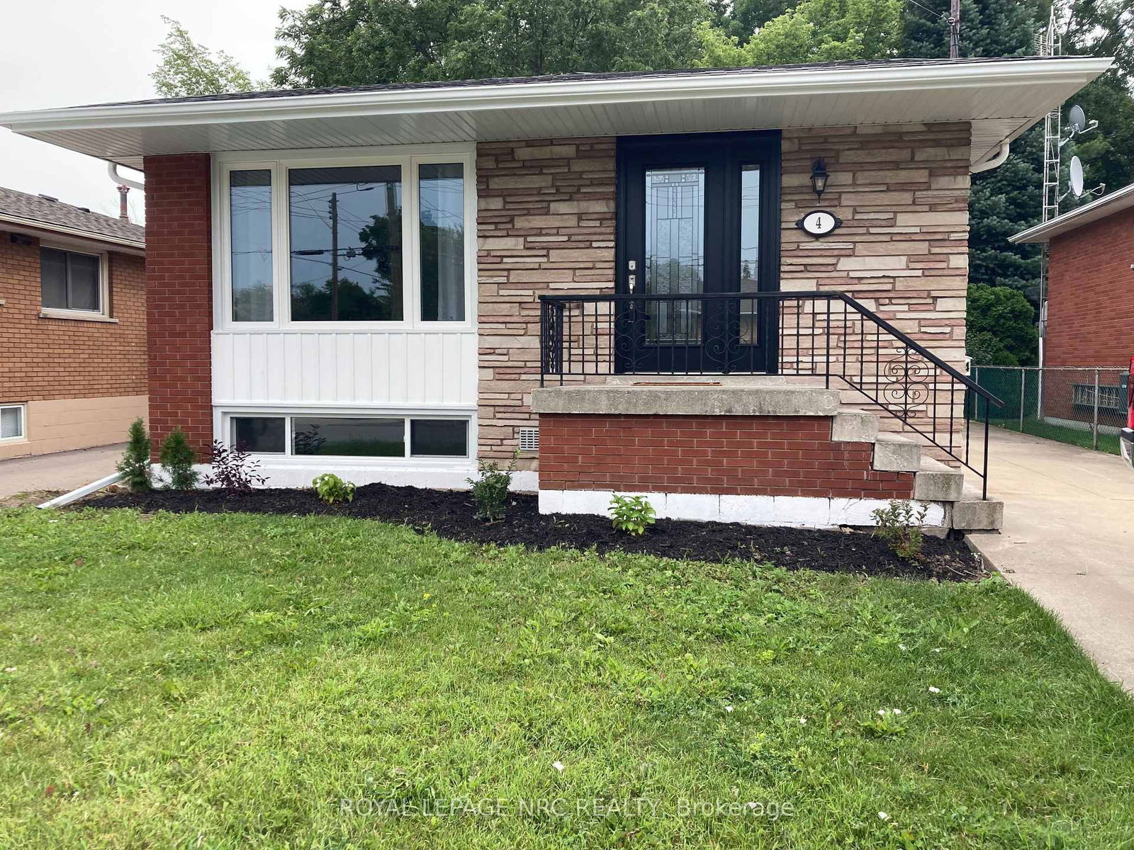 Detached House for lease at lower-4 Parklands Drive, Hamilton, Rosedale, L8K 4W7 - MLS: X11994668