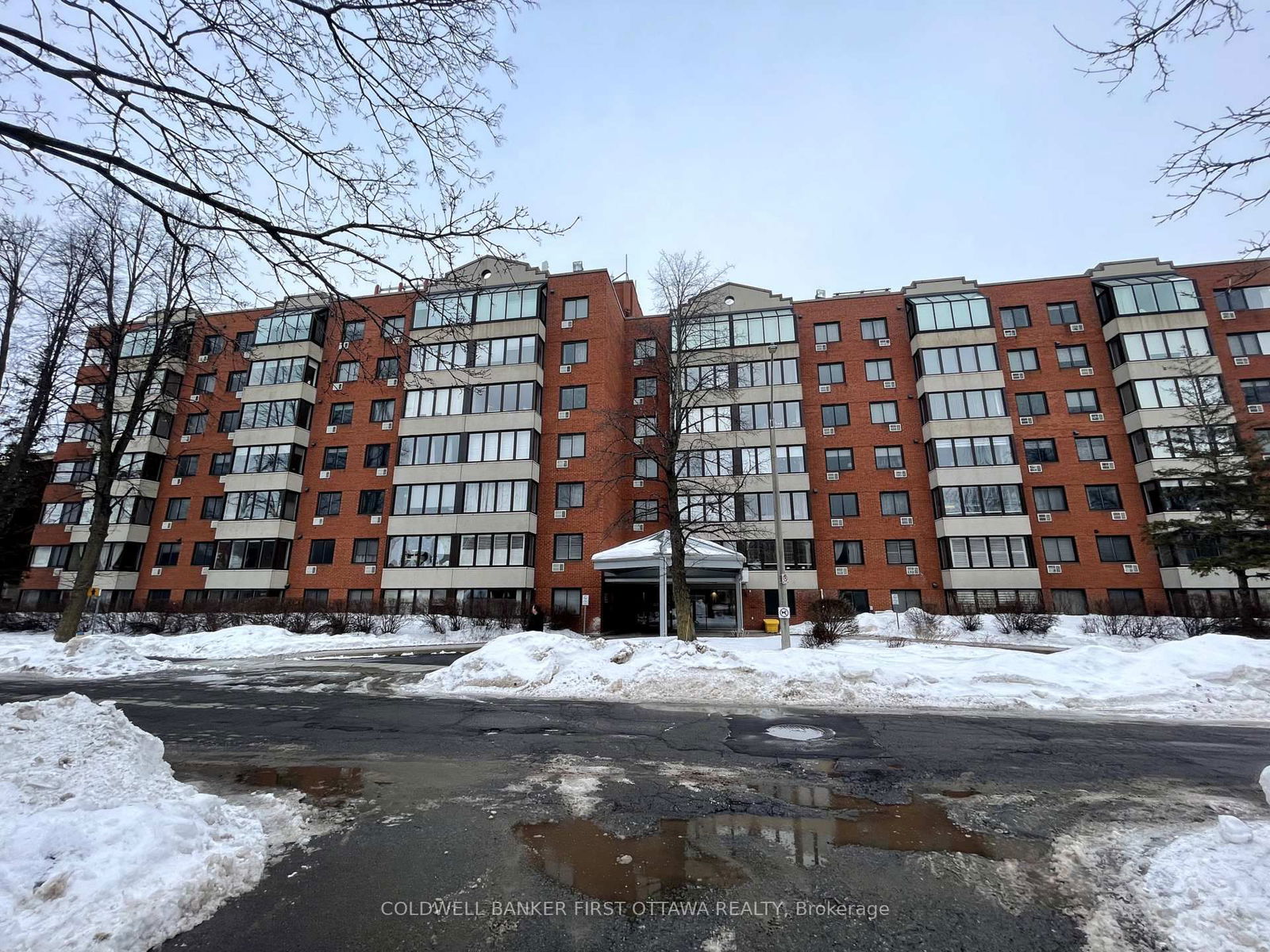 Condo for sale at 111-225 Alvin Road, Ottawa, Manor Park, K1K 4H6 - MLS: X11994788