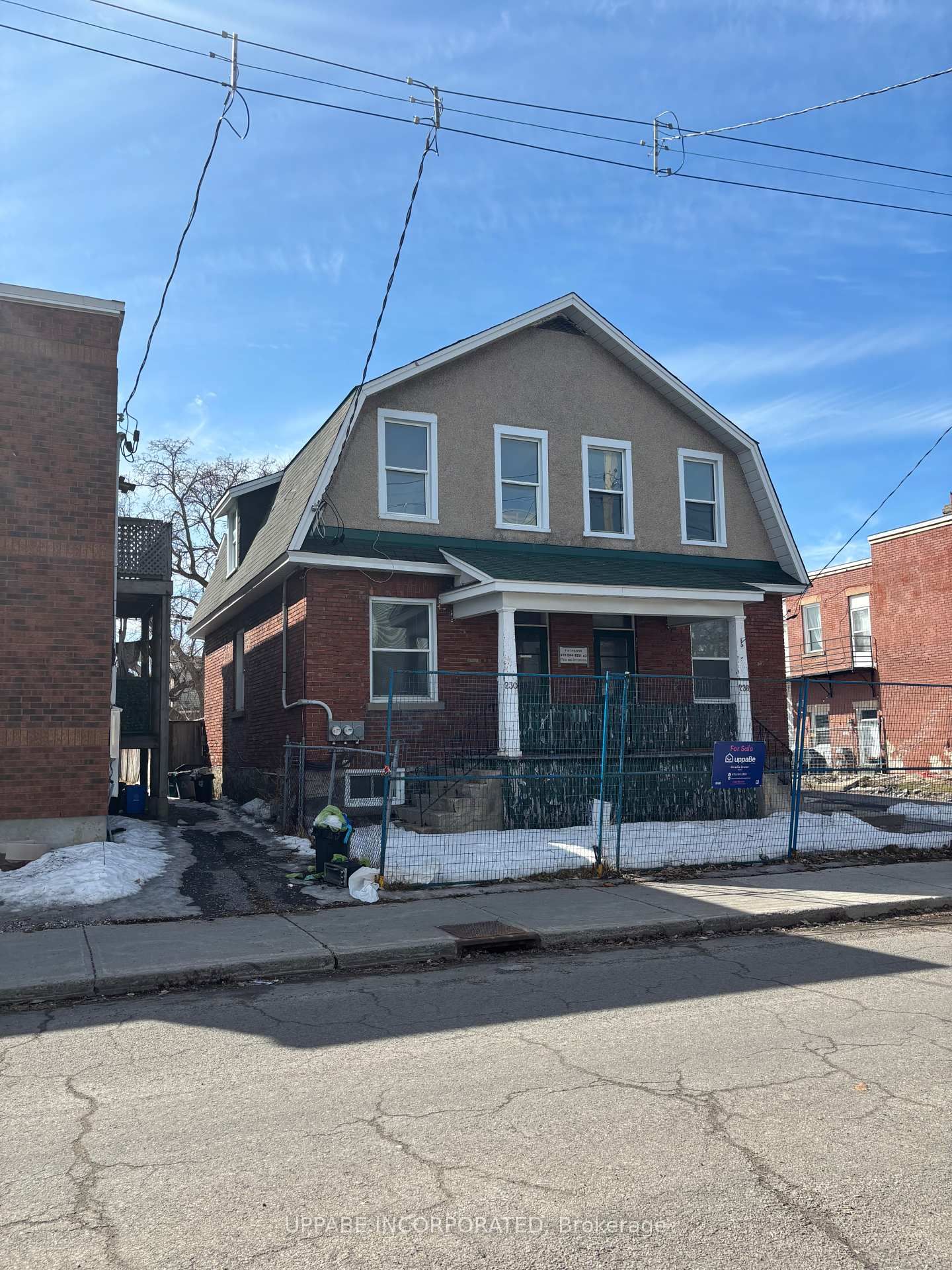 Building at 226-230 Carruthers Avenue, Ottawa, Hintonburg