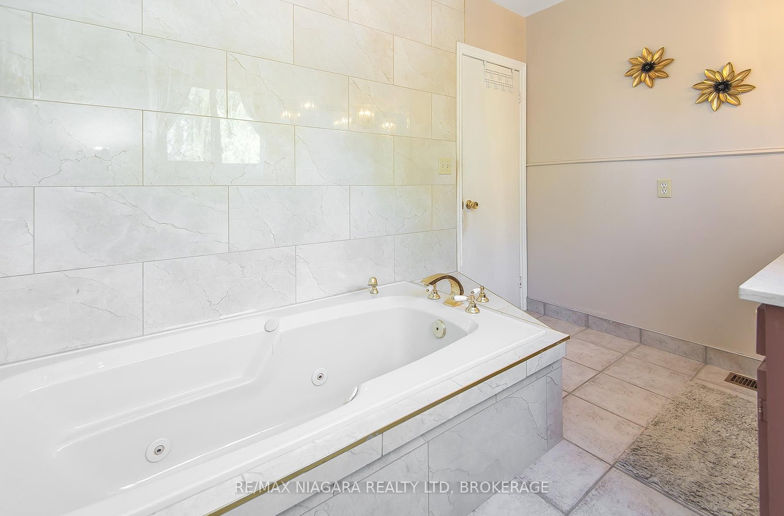 140 LAKESHORE Road • Fort Erie, ON photo 49