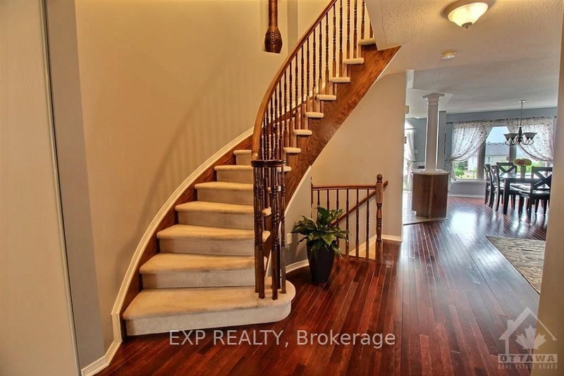 194 Flamborough Way, Ottawa, K2W 1G6 | Image 2