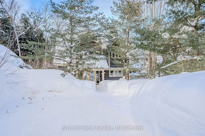 Unit Water's Edge W1 — 3876 Muskoka Road 118 High, Muskoka Lakes - Medora image-0-2