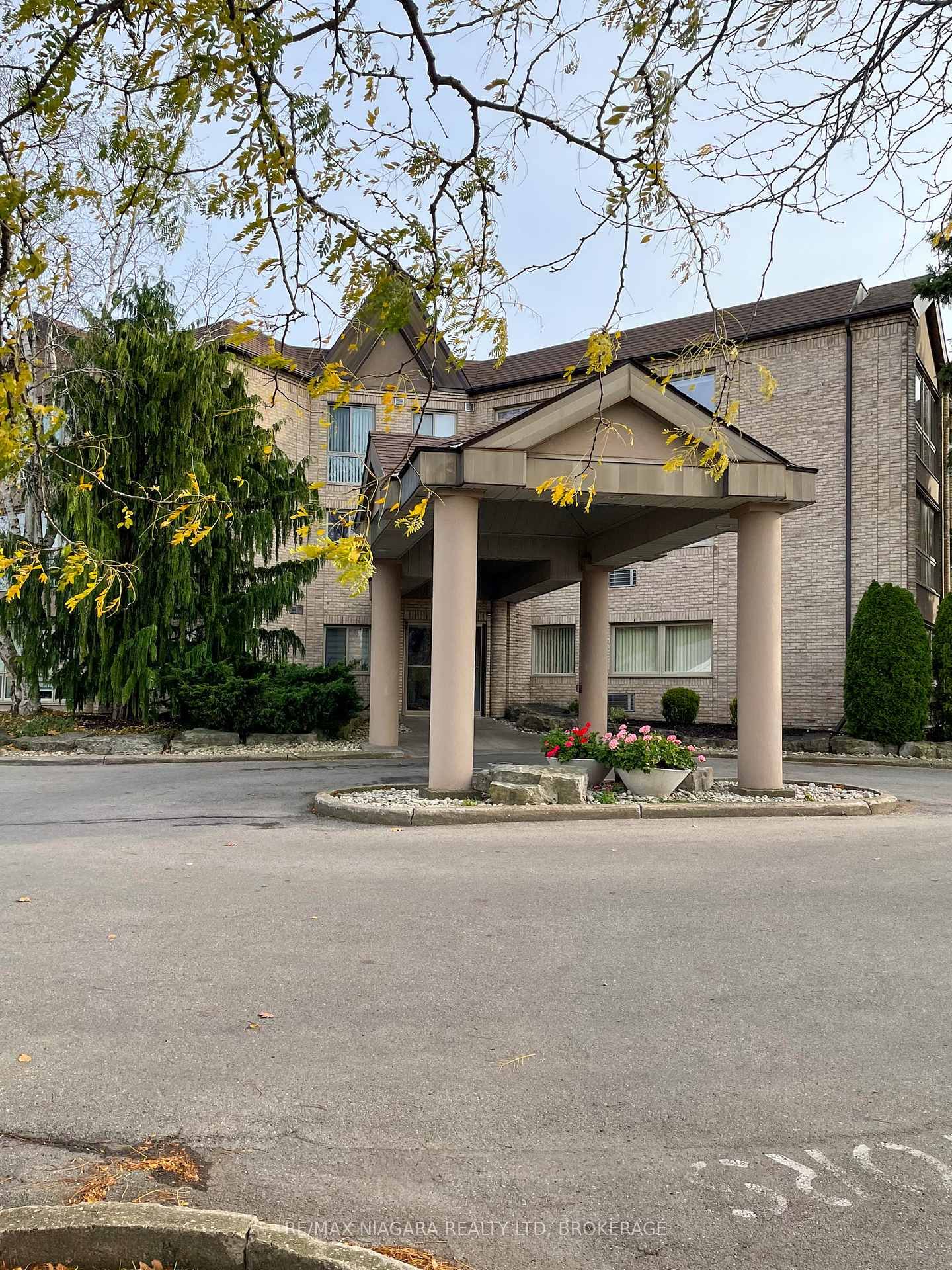 Condo for sale at 201-3364 Montrose Road, Niagara Falls, 208 - Mt. Carmel, L2E 6S4 - MLS: X11995507