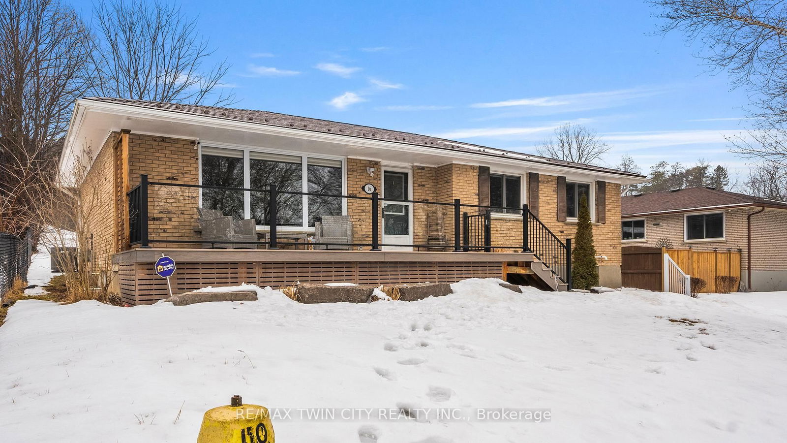 Detached House for sale at 16 Scott Avenue, Norfolk, Simcoe, N3Y 3H9 - MLS: X11995712