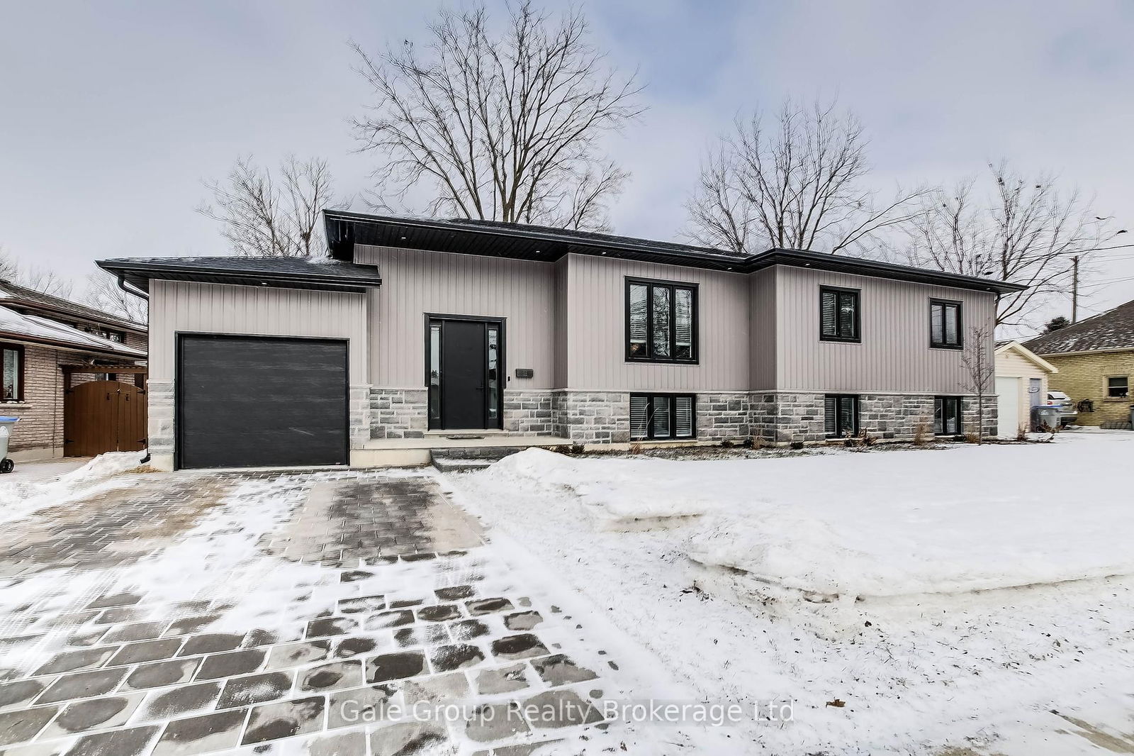 Detached House for sale at 95 Henry Street, Strathroy-Caradoc, SE, N7G 1E3 - MLS: X11995837