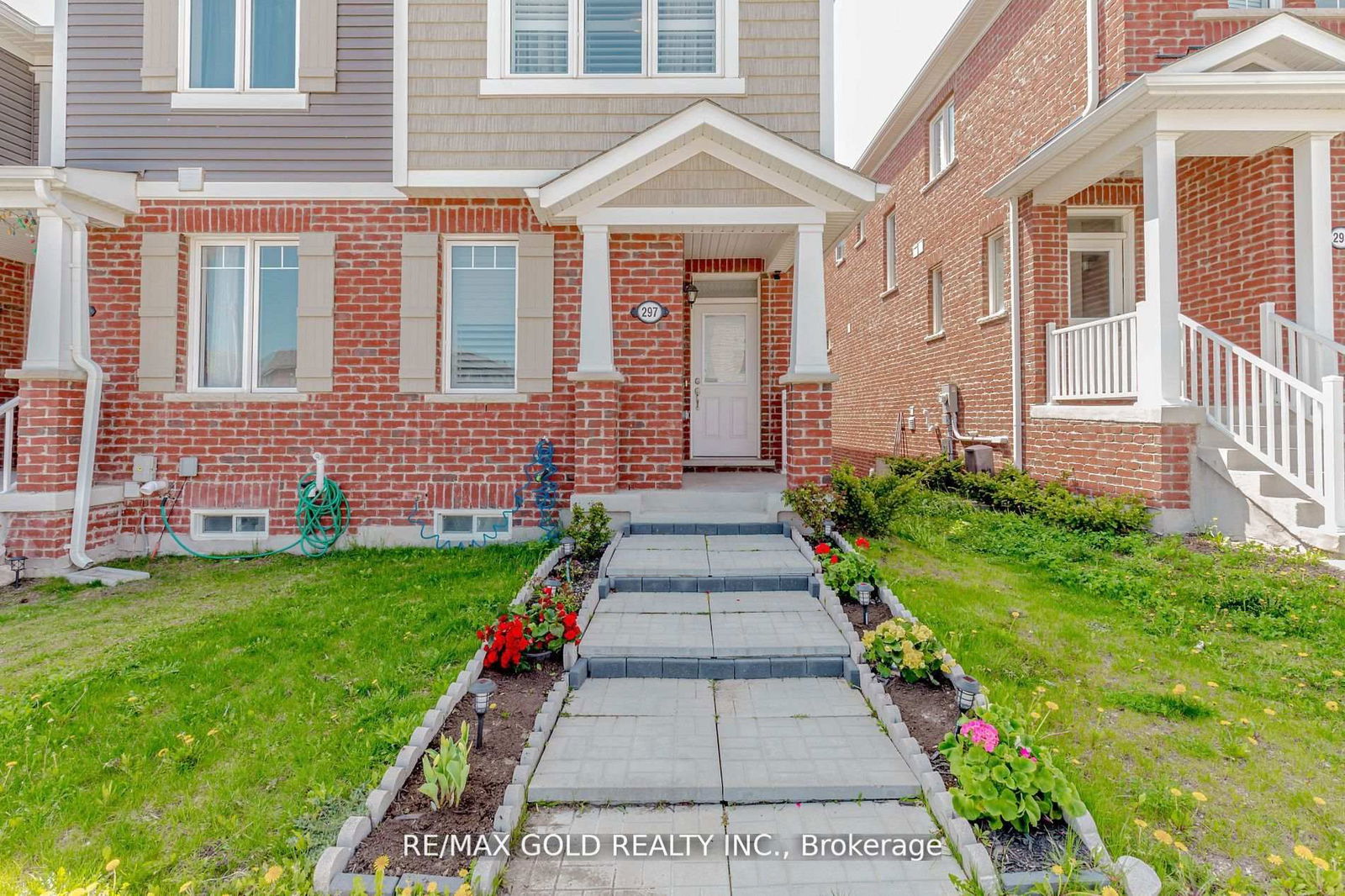 Townhouse for sale at 297 Equestrian Way, Cambridge, N3E 0C7 - MLS: X11995848