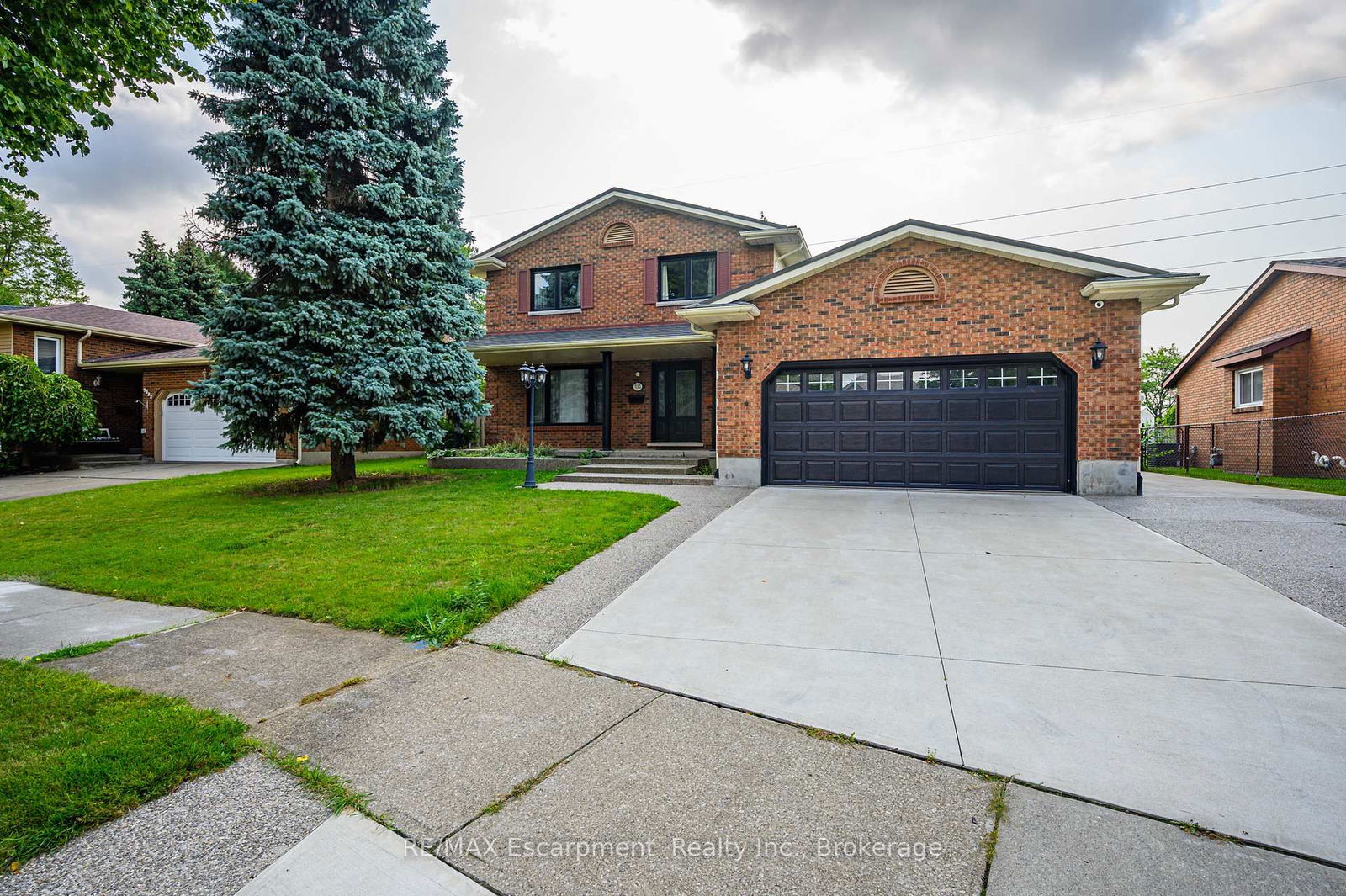 Detached House for sale at 7102 BURBANK Crescent, Niagara Falls, Morrison, L2J 4E7 - MLS: X11996181