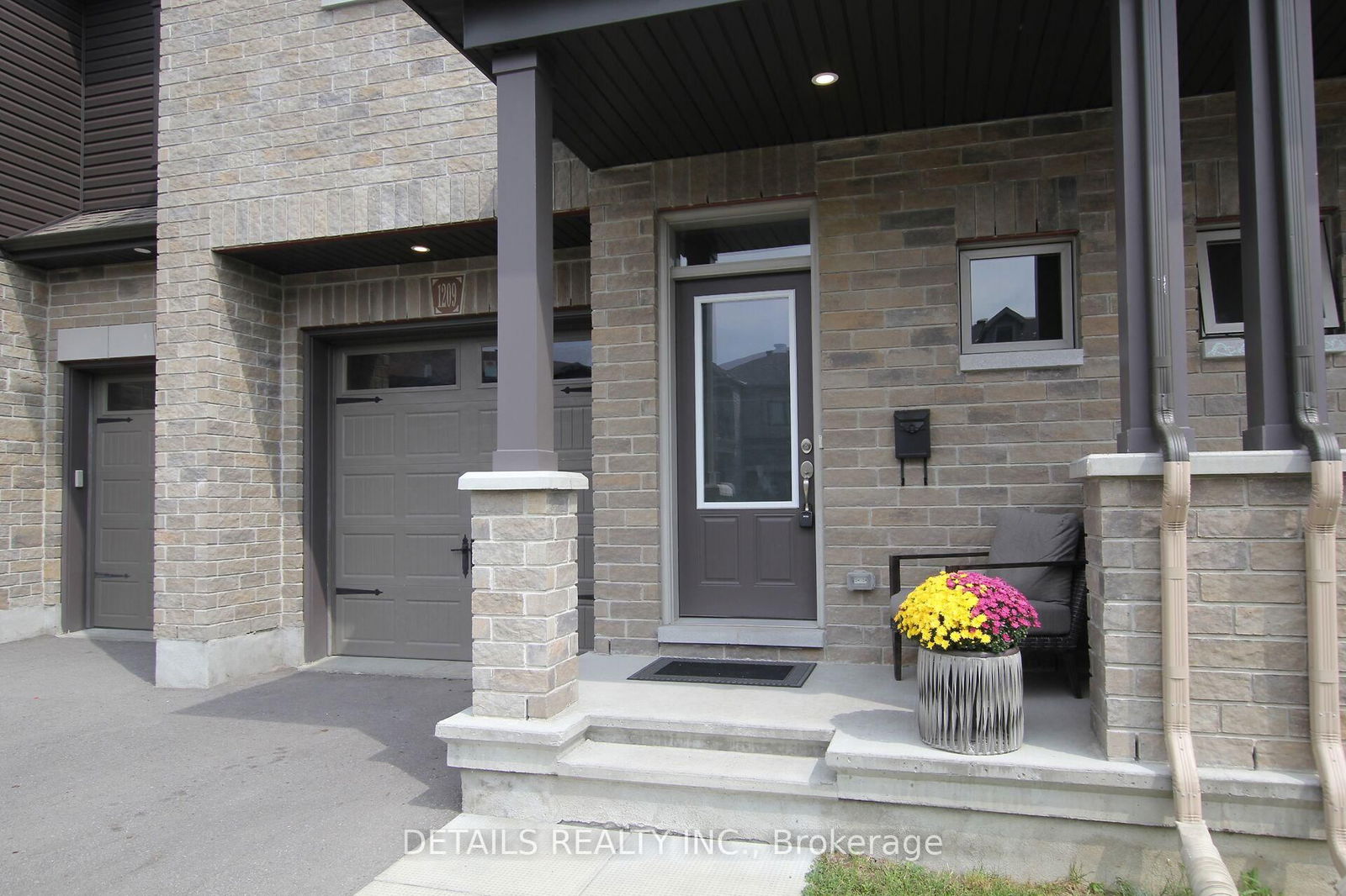 Townhouse for sale at 1209 Cavallo Street, Ottawa, Stittsville (South), K2S 0Z4 - MLS: X11996239