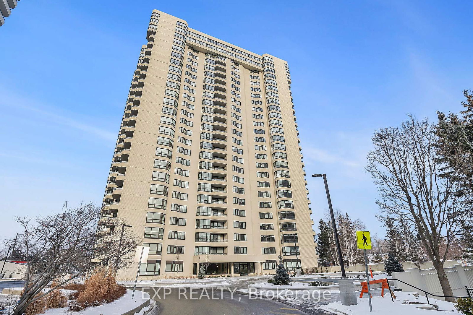 Building at 1500 Riverside Drive, Ottawa, Riverview Park