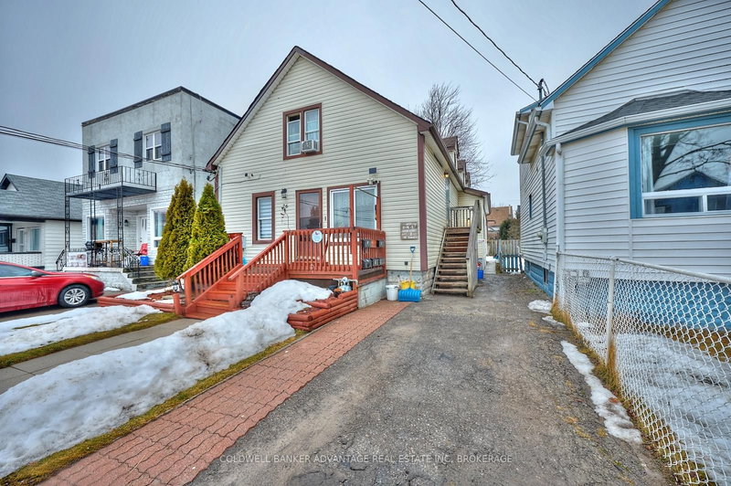 26 Cozy Street W, Welland