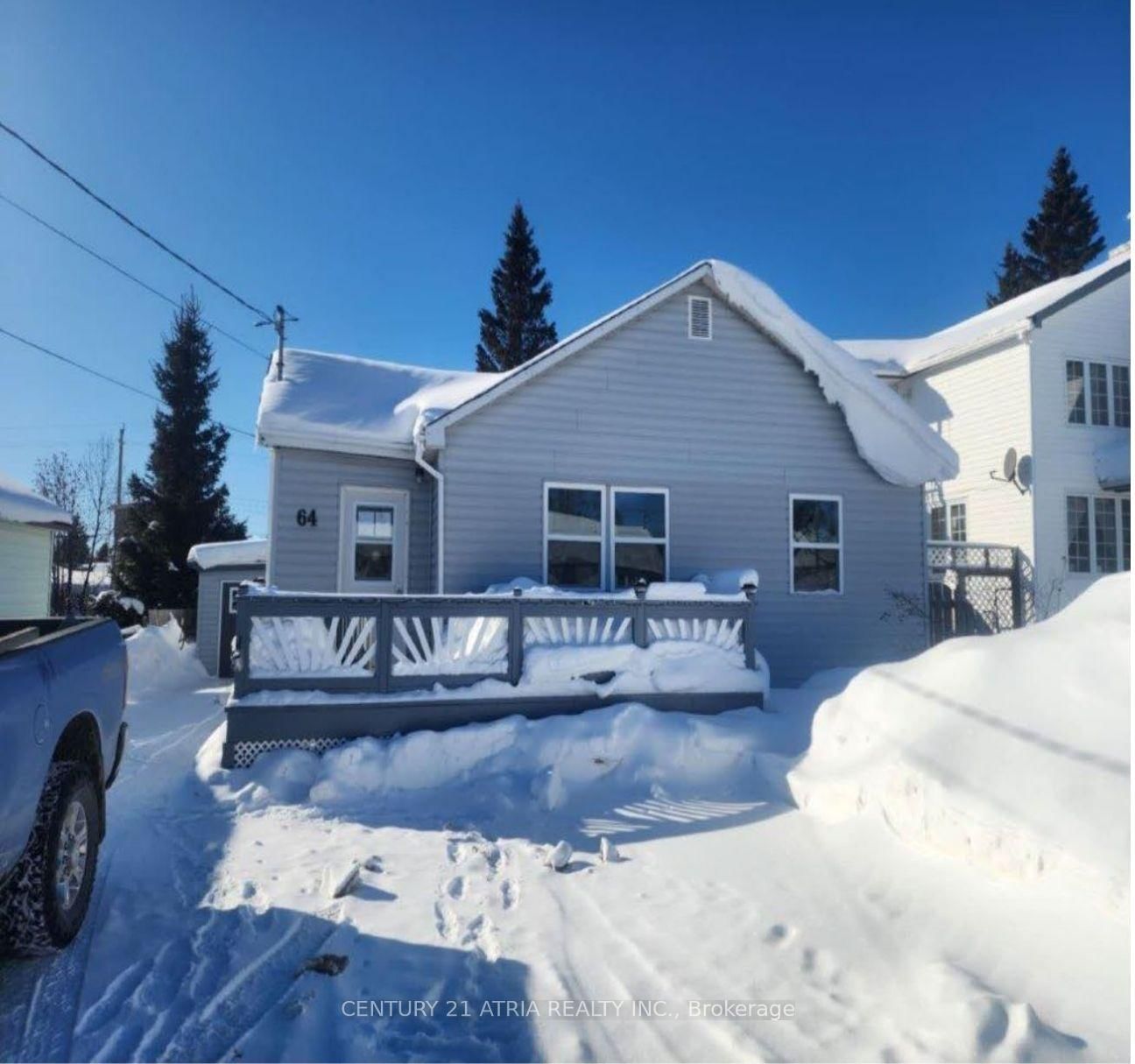 64 Toronto Avenue • Wawa, ON photo 2