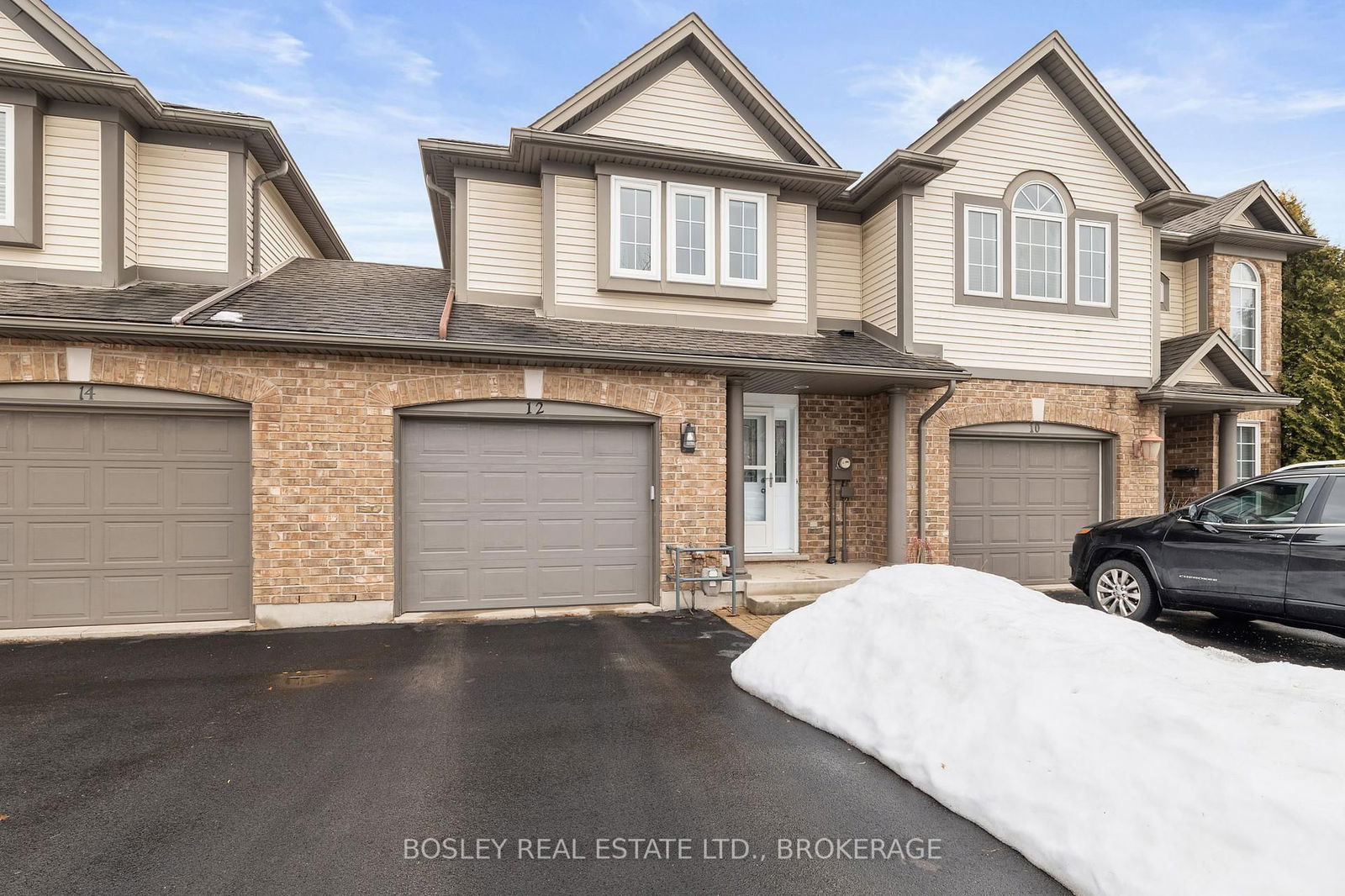 Townhouse for sale at 12 Flynn Court, St. Catharines, 453 - Grapeview, L2S 4E1 - MLS: X11997181