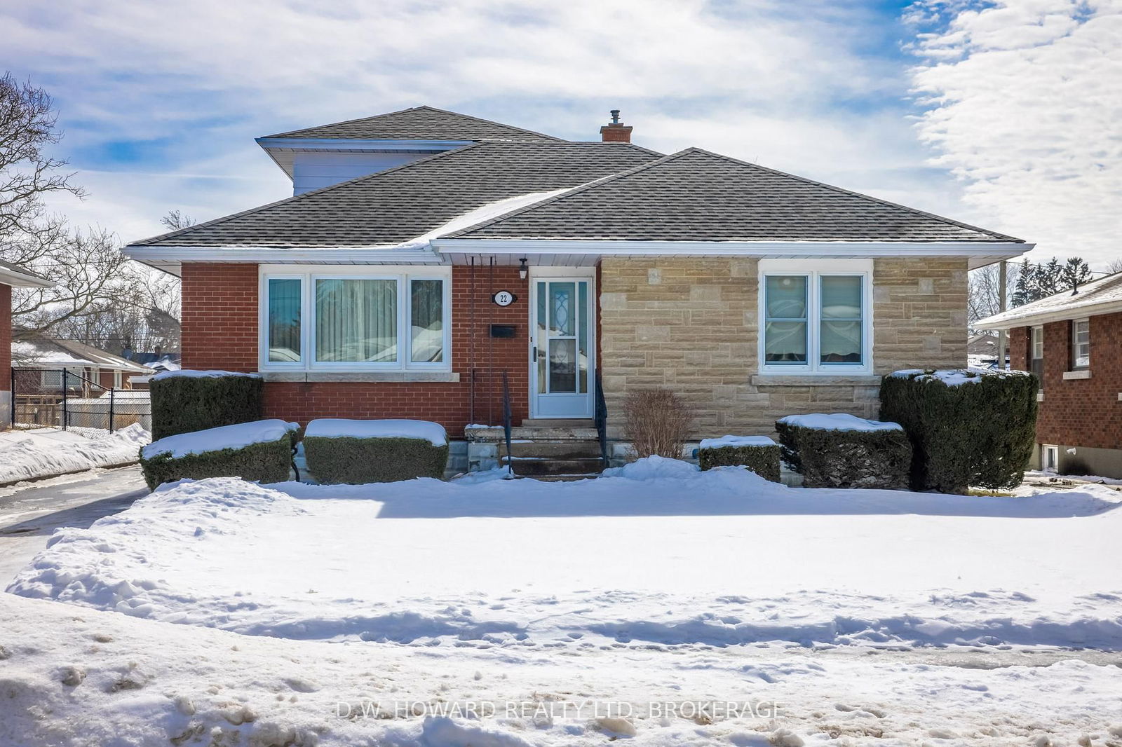 Detached House for sale at 22 South Crescent, Port Colborne, L3K 2X9 - MLS: X11997196