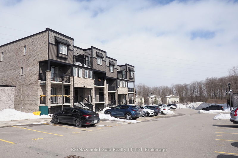 home for lease on 19H-1989 Ottawa Street S