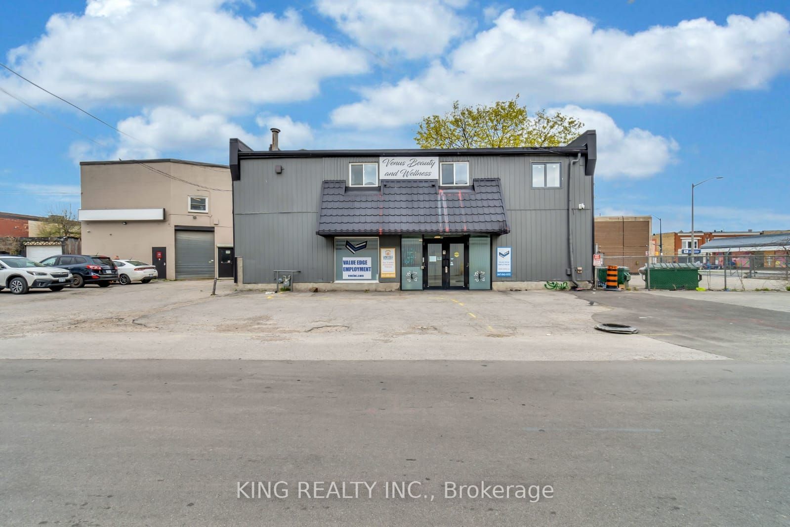 Commercial/Retail for sale at 389 Lyle Street, London, East L, N5W 3R6 - MLS: X11997475