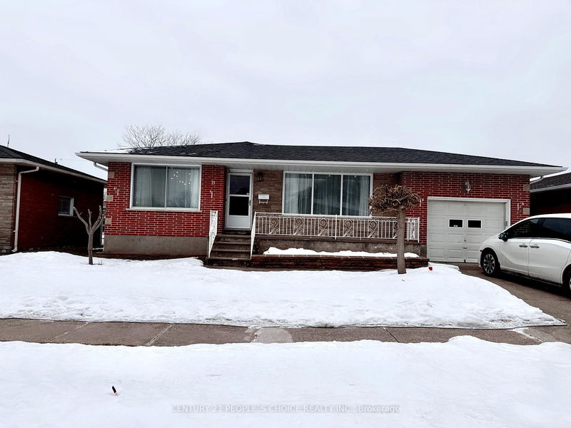 home for lease on 11 St Charles Drive W