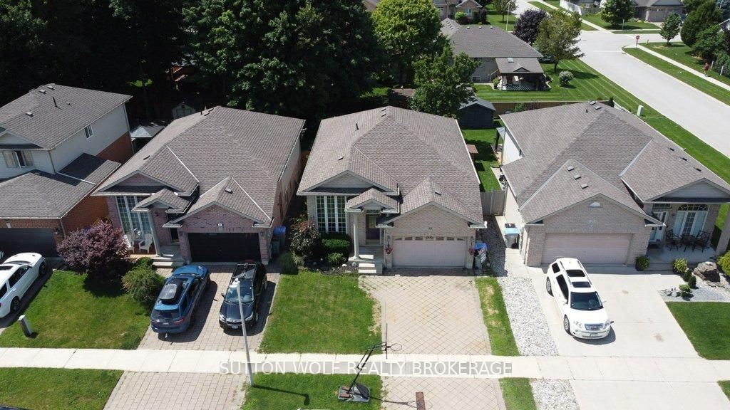 Detached House for sale at 78 Ridge Street, Strathroy-Caradoc, SW, N7G 4K1 - MLS: X11997654