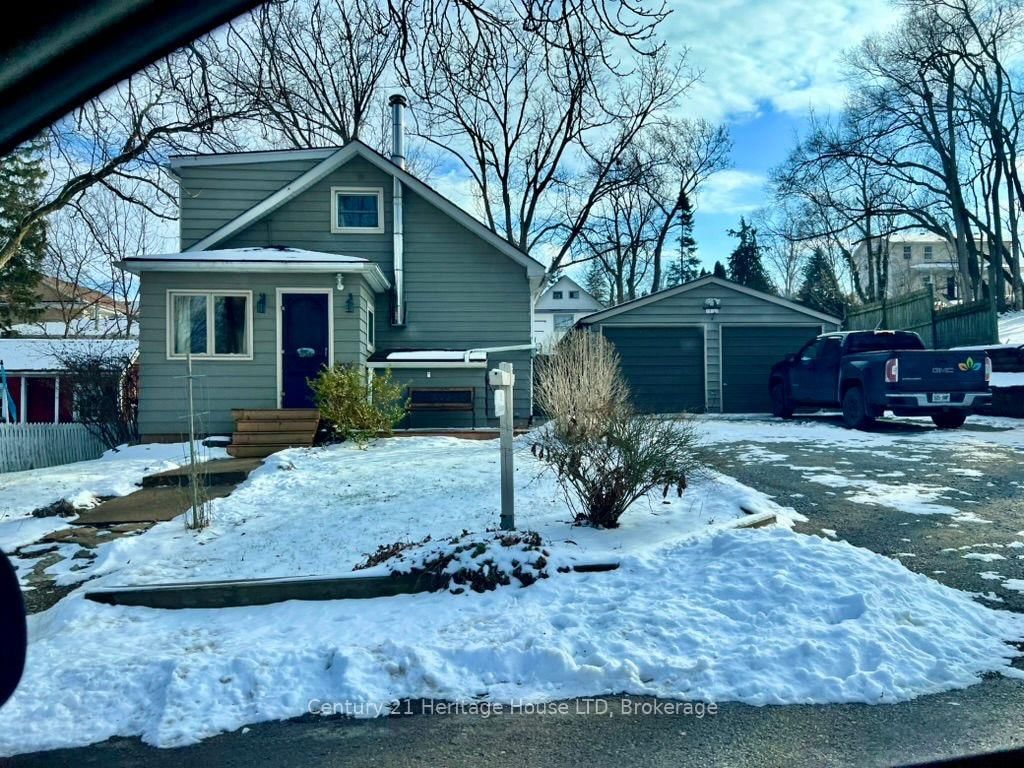 Building at 25 Highlander St Street, Niagara-on-the-Lake, Queenston