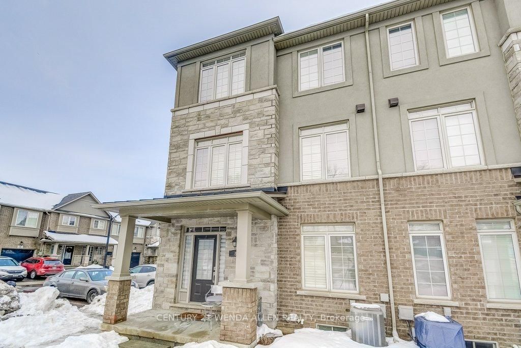 Townhouse for sale at 8-215 Dundas Street, Hamilton, Waterdown, L8B 0X2 - MLS: X11998125