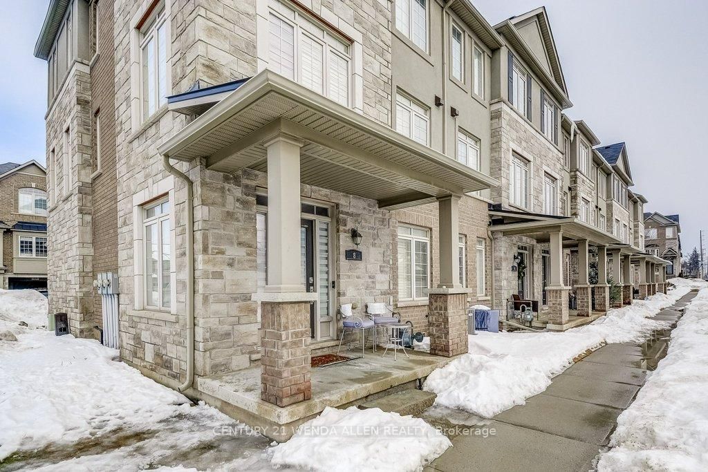 Townhouse for sale at 8-215 Dundas Street, Hamilton, Waterdown, L8B 0X2 - MLS: X11998125