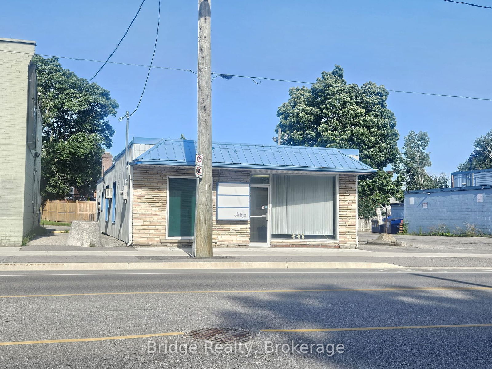 Commercial/Retail for sale at 200 Huron Street, Woodstock, North, N4S 7A1 - MLS: X11998262