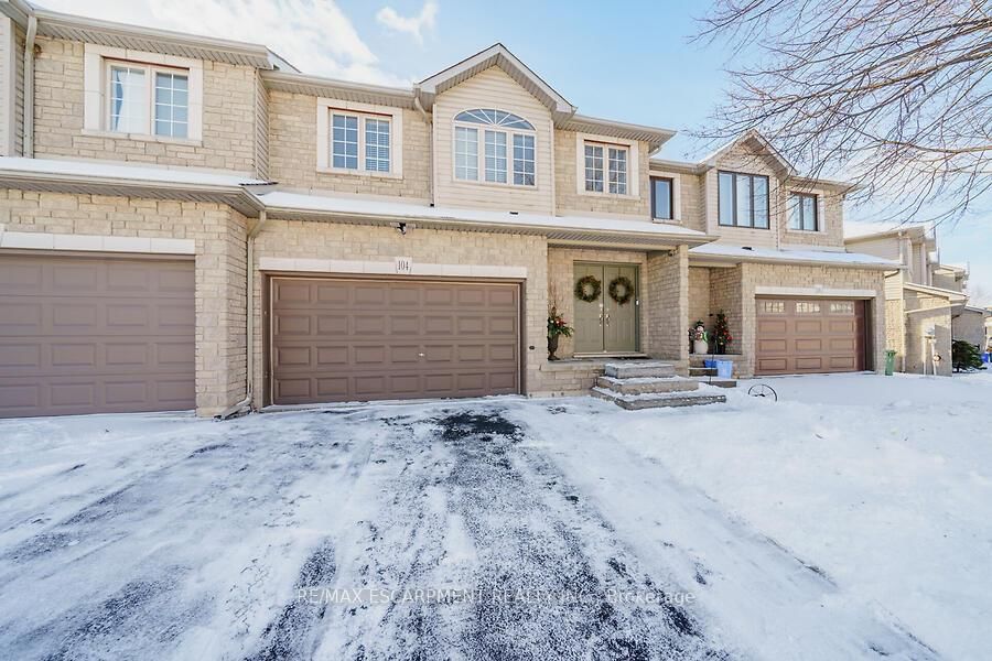 Townhouse for sale at 104 FOXBOROUGH Drive, Hamilton, Ancaster, L9G 4Z1 - MLS: X11998351