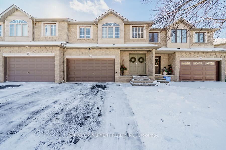 Townhouse for sale at 104 FOXBOROUGH Drive, Hamilton, Ancaster, L9G 4Z1 - MLS: X11998351