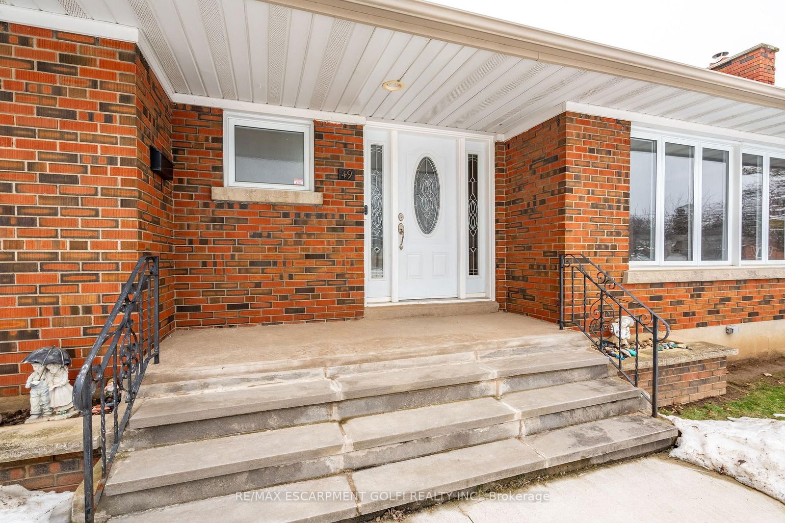 Detached House for sale at 49 Nello Street, St. Catharines, 446 - Fairview, L2N 1G5 - MLS: X11998392