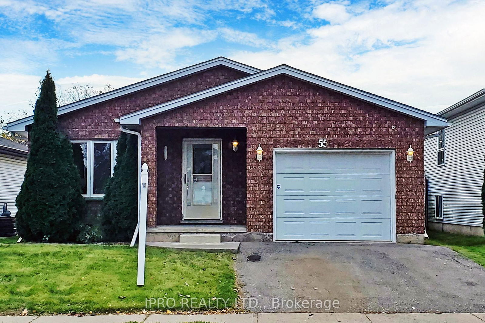 Detached House for sale at 55 St. Patrick's Drive, Brantford, N3T 6L4 - MLS: X11998627