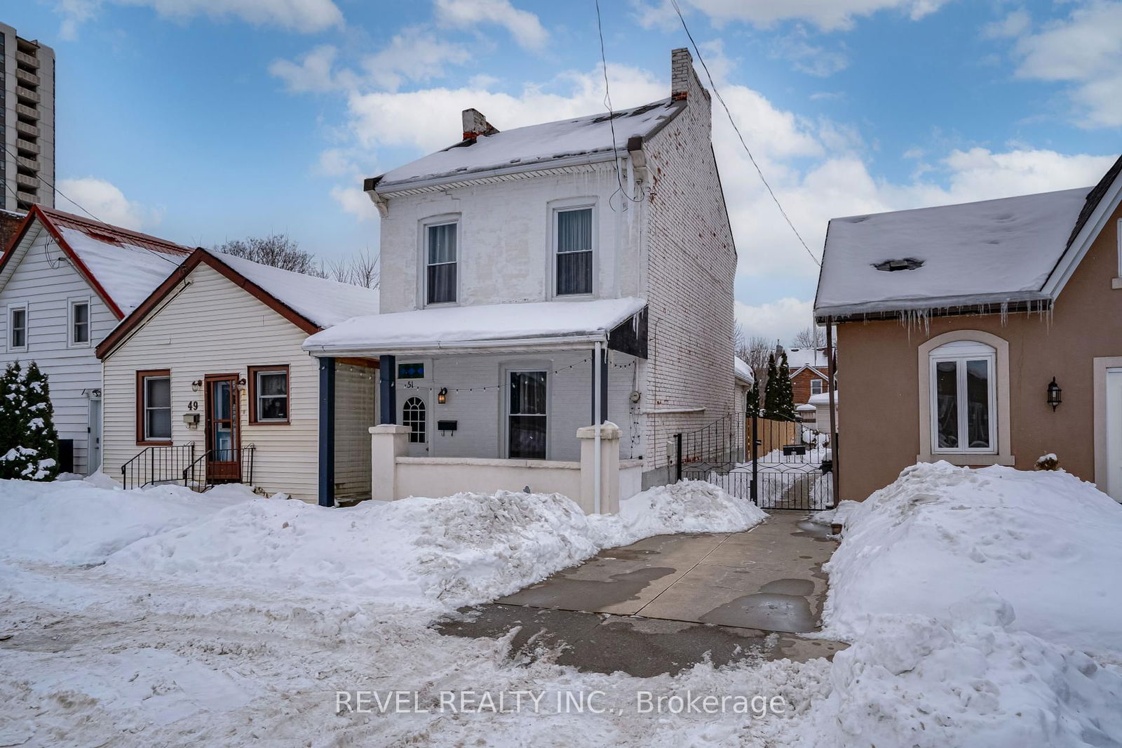 Detached House for sale at 51 Tisdale Street, Hamilton, Landsdale, L8L 5M3 - MLS: X11998659