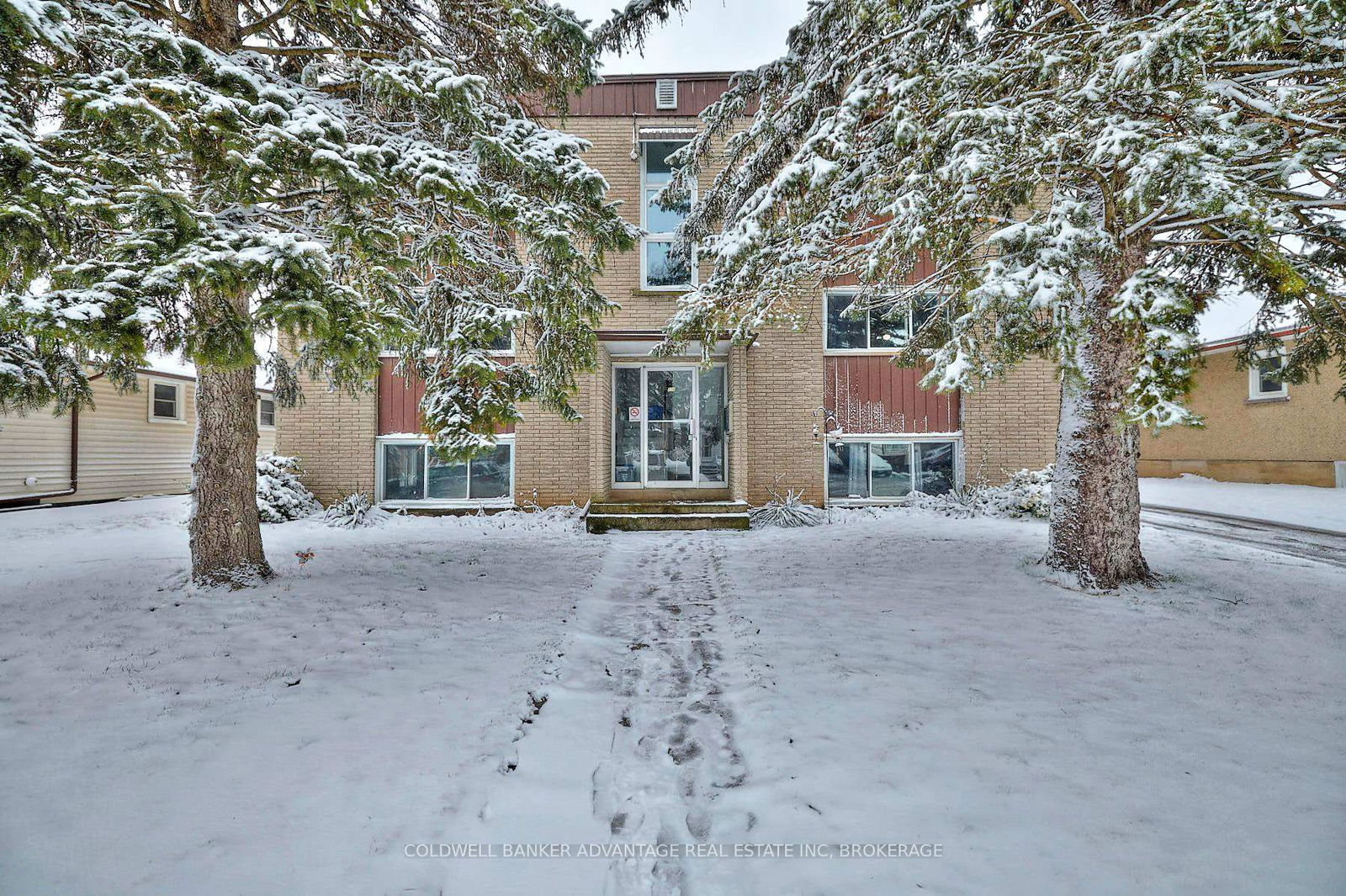 Building at 136 Wilton Avenue, Welland, Broadway