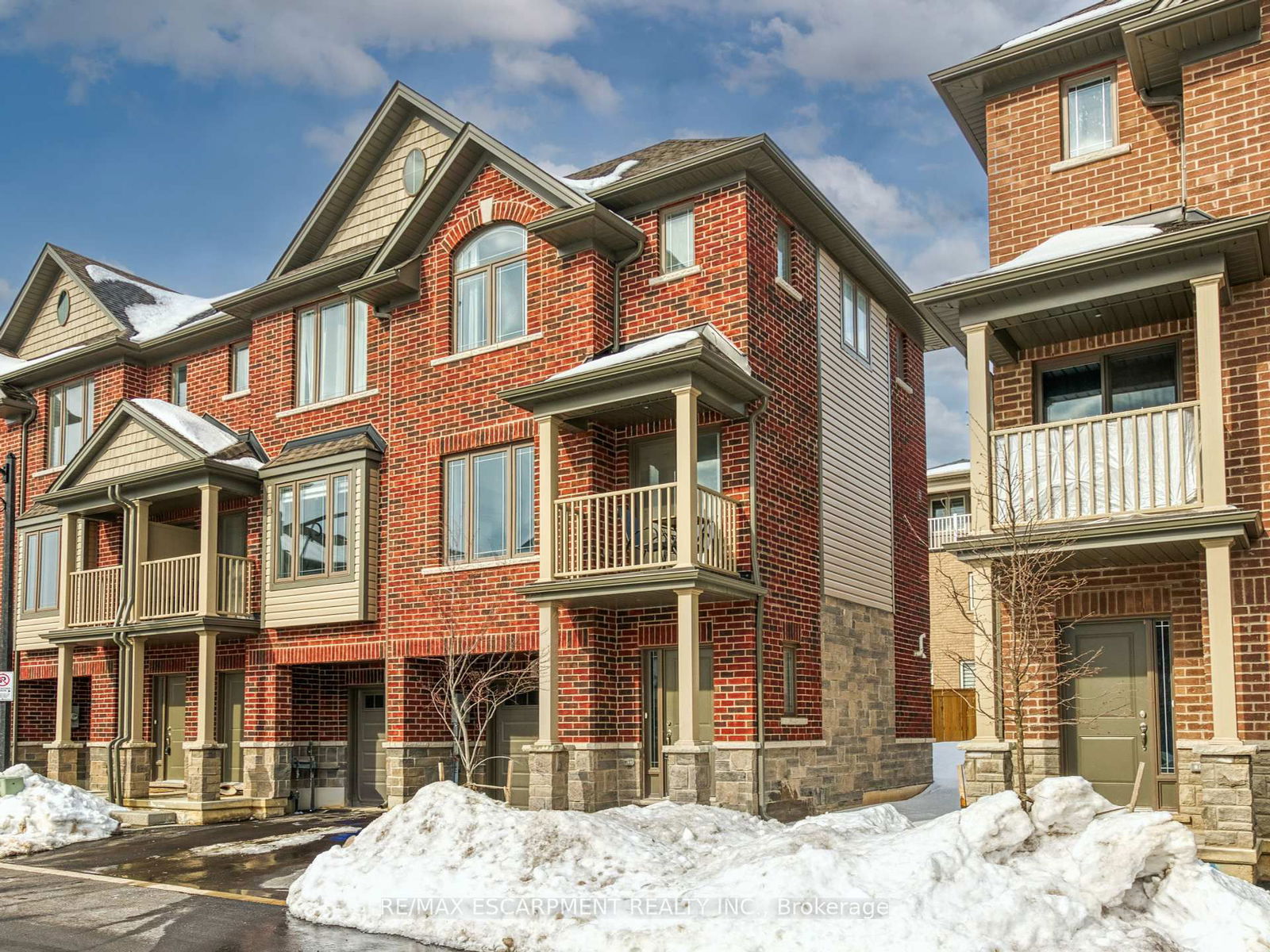 Townhouse for sale at 8-19 Picardy Drive, Hamilton, Stoney Creek, L8J 0M7 - MLS: X11999050