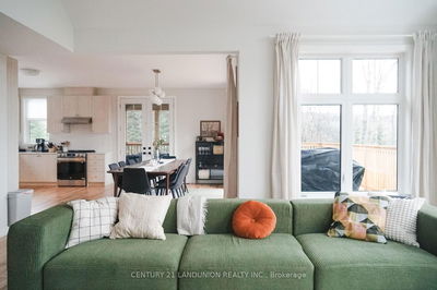 Unit 21 — 1014 Ridgeline Dr, Lake of Bays - Franklin image-0-4