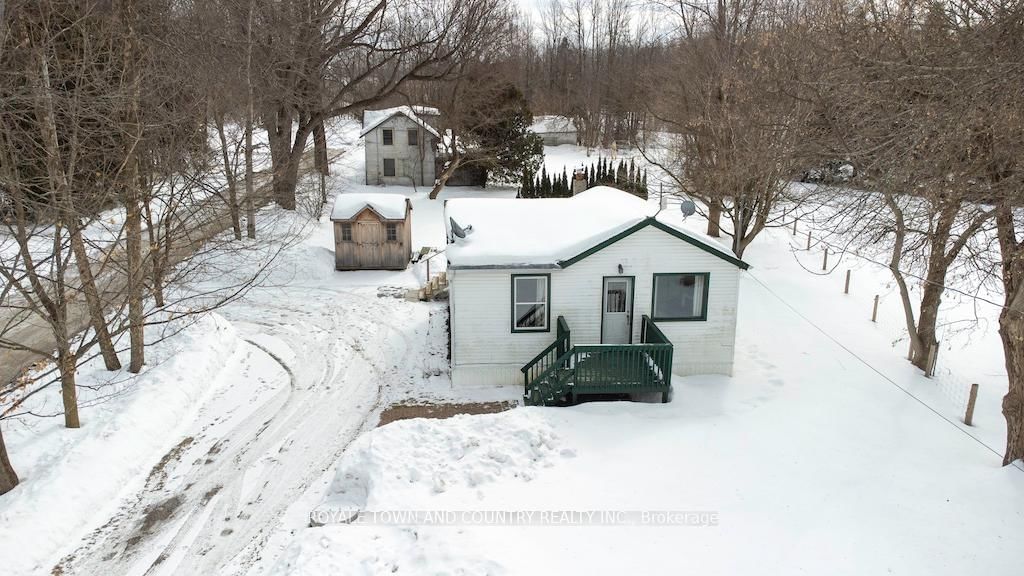 Detached House for sale at 2 Osborne Street, Kawartha Lakes, Rural Ops, K0L 2X0 - MLS: X11999136