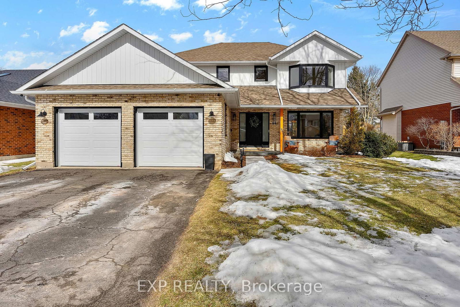 Building at 44 Heritage Lane, Welland, N. Welland