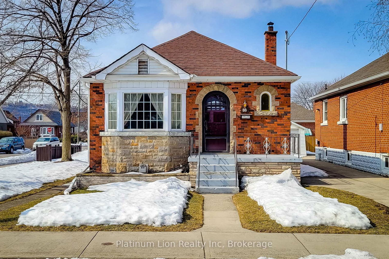 Detached House for sale at 88 Barons Avenue, Hamilton, Bartonville, L8K 2Y3 - MLS: X11999228