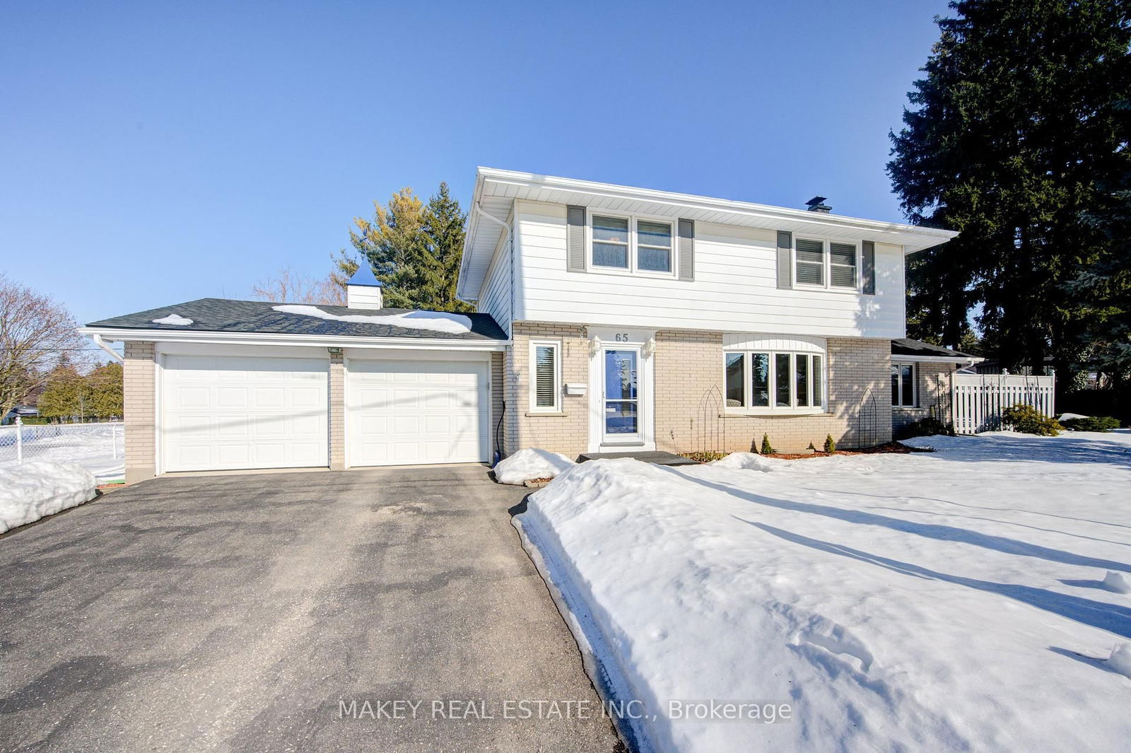 Detached House for sale at 65 Northland Crescent, Woodstock, North, N4S 6T4 - MLS: X11999969