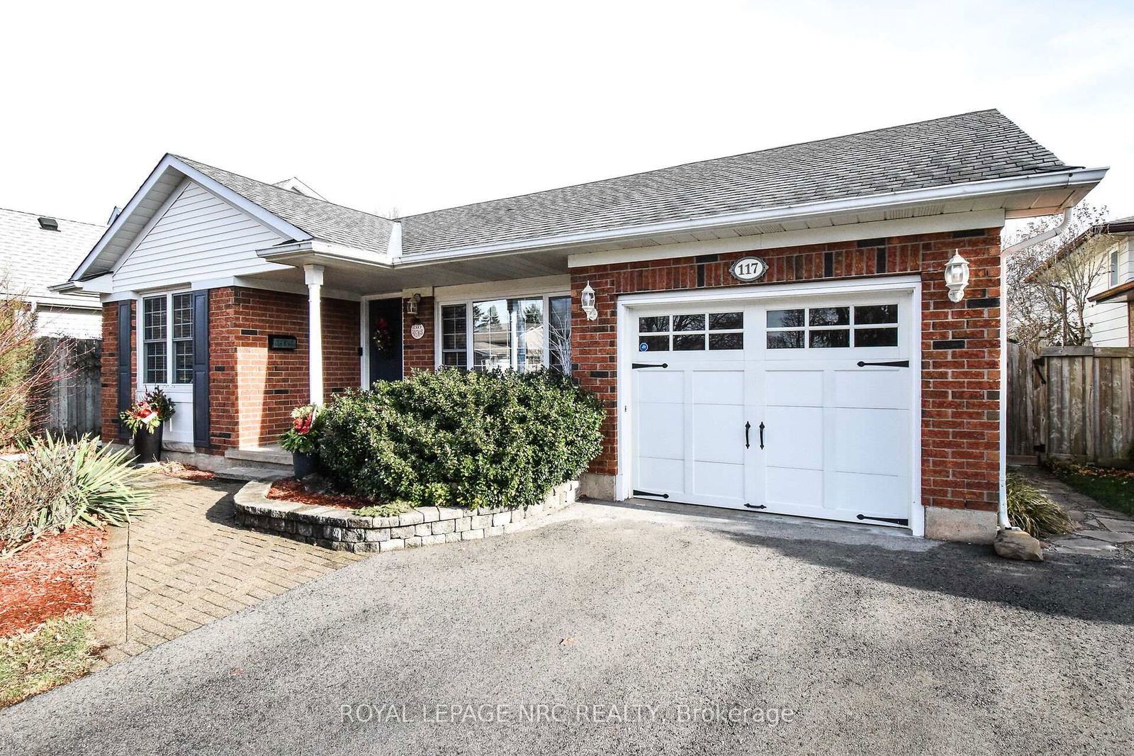 Detached House for sale at 117 Page Drive, Welland, 767 - N. Welland, L3C 6L8 - MLS: X12000010