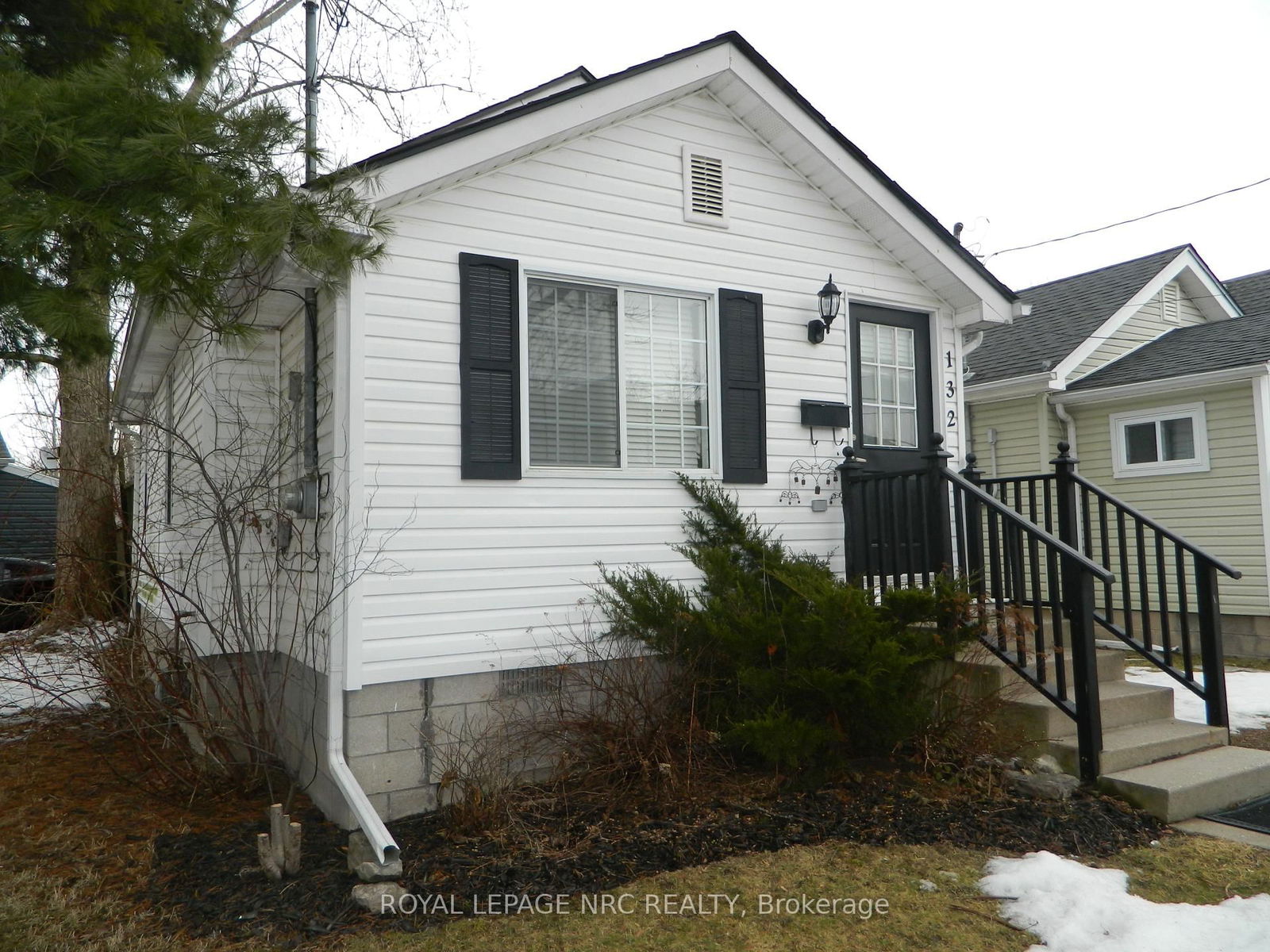 Detached House for sale at 132 ALBERT Street, Fort Erie, 333 - Lakeshore, L2A 5L4 - MLS: X12000290