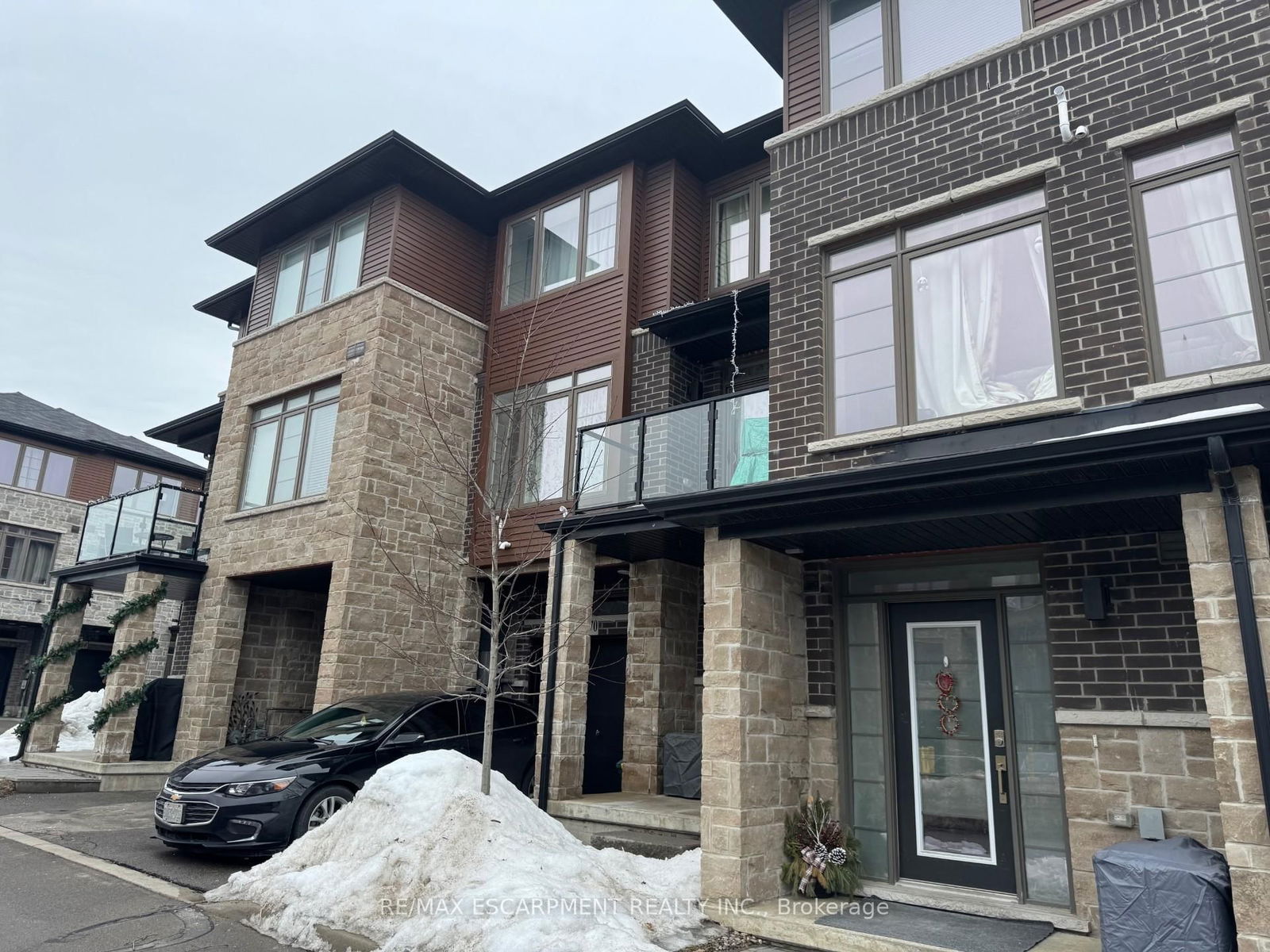 Townhouse for lease at 270-30 Times Square Boulevard, Hamilton, Stoney Creek, L8J 0L9 - MLS: X12000367