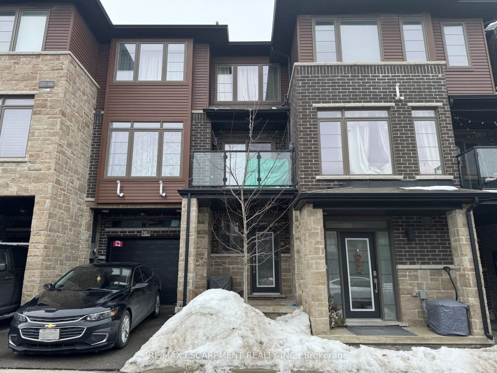 Townhouse for lease at 270-30 Times Square Boulevard, Hamilton, Stoney Creek, L8J 0L9 - MLS: X12000367