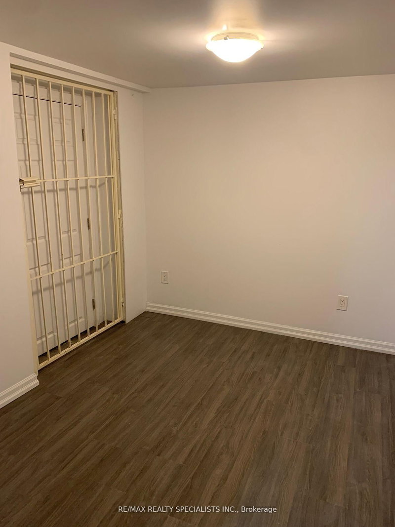 4 - 108 Queenston St, St. Catharines, L2R 2Z3 | Image 3