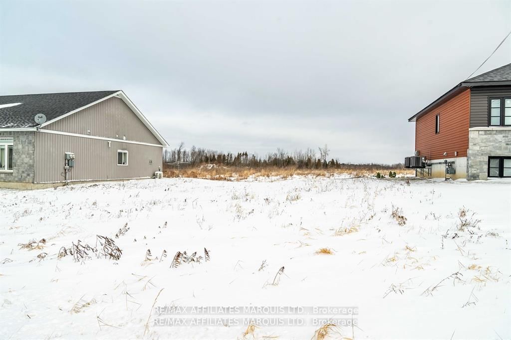 Vacant Land sold at LOT Mille Roches Road, South Stormont, 714 - Long Sault, K0C 1P0 - MLS: X12000518