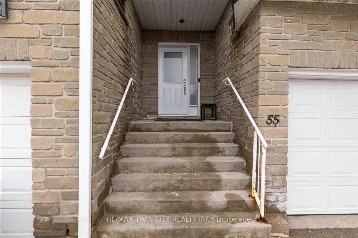 Townhouse for sale at 55-199 Saginaw Pkwy, Cambridge, N1T 1T9 - MLS: X12000794