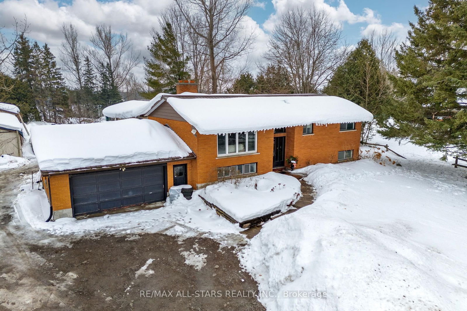 Detached House for sale at 68 Black School Road, Kawartha Lakes, Rural Mariposa, K0M 2T0 - MLS: X12001272