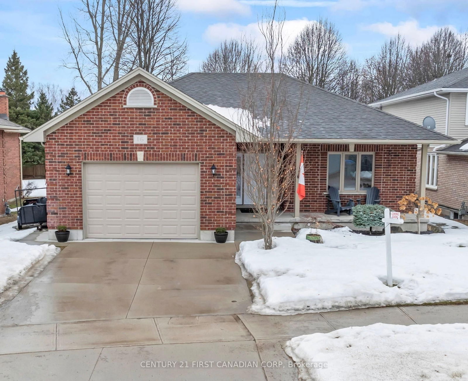 Detached House for sale at 16 Moffatt Lane, Strathroy-Caradoc, SW, N7G 3Z8 - MLS: X12001577